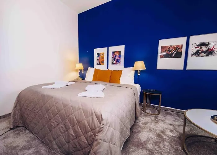 Unique With Private Pool, Cinema, * Praha