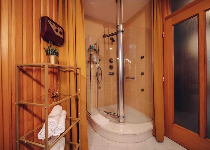Unique With Private Pool, Cinema, Apartmán Praha