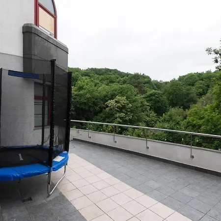 Unique With Private Pool, Cinema, * פראג