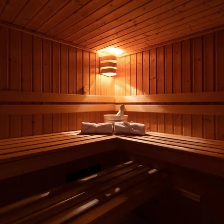 아파트 Unique With Private Pool, Cinema, *